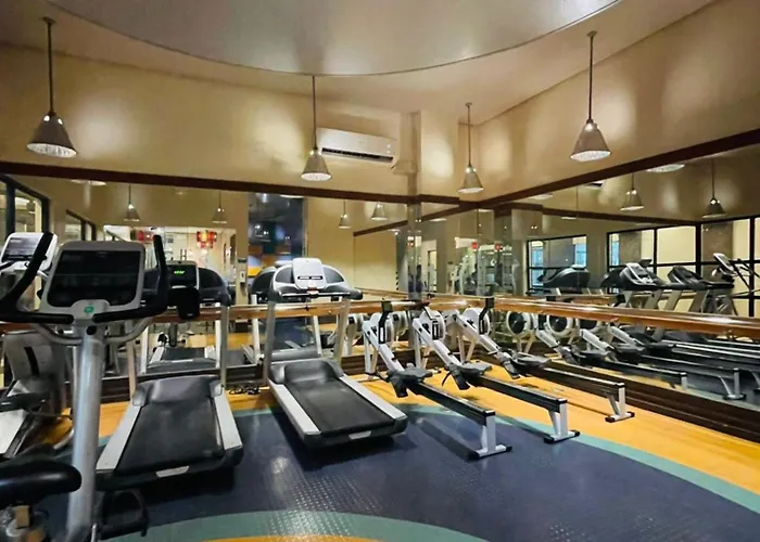 公寓 Forbeswood Parklane *