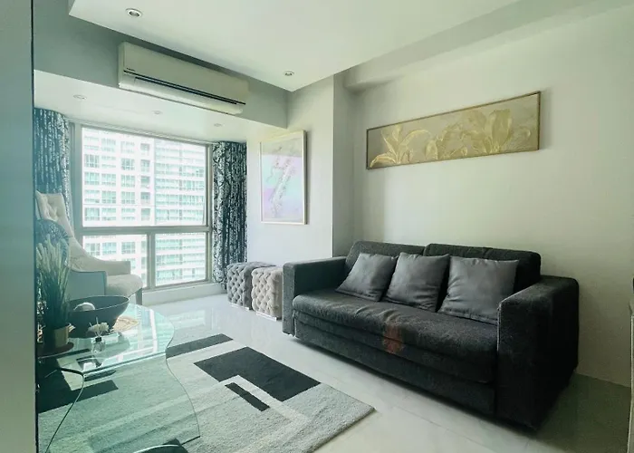 Forbeswood Parklane 公寓 *