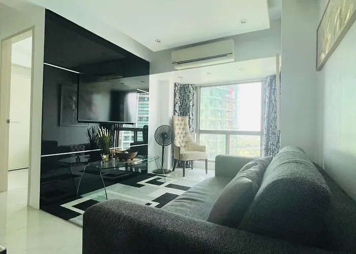 Forbeswood Parklane 公寓 *