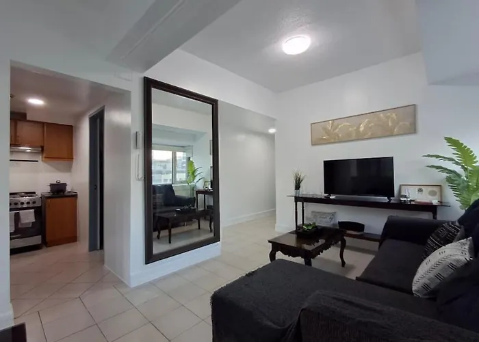 Forbeswood Parklane 公寓 *