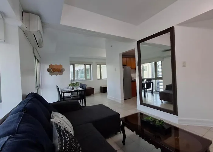 Forbeswood Parklane 公寓